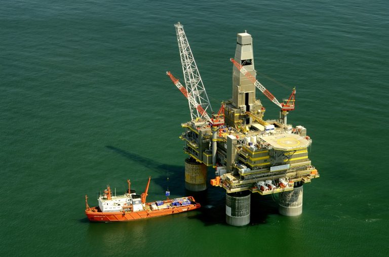 Top 10 Biggest Oil Rigs in the World (2025-2026) - GET Global Group
